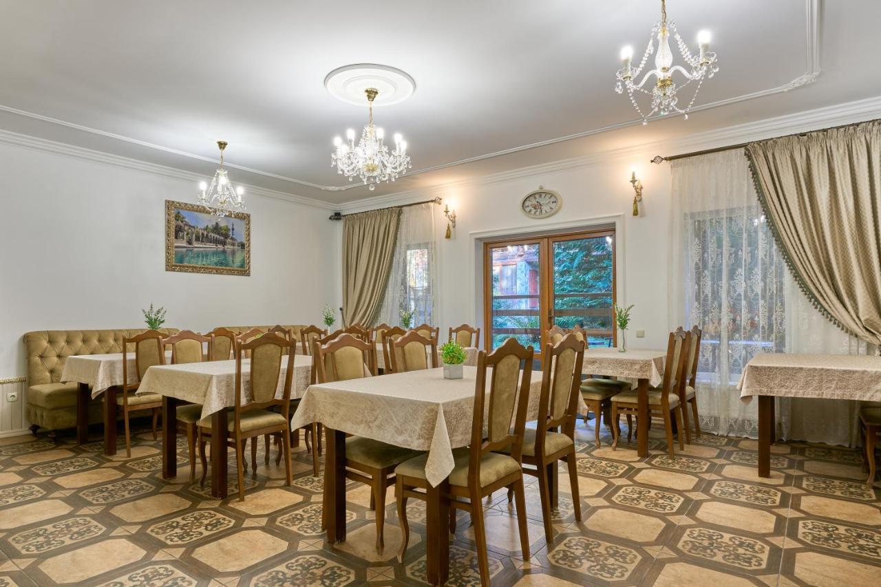 Tsaryna Sadyba Яблоница Экстерьер фото